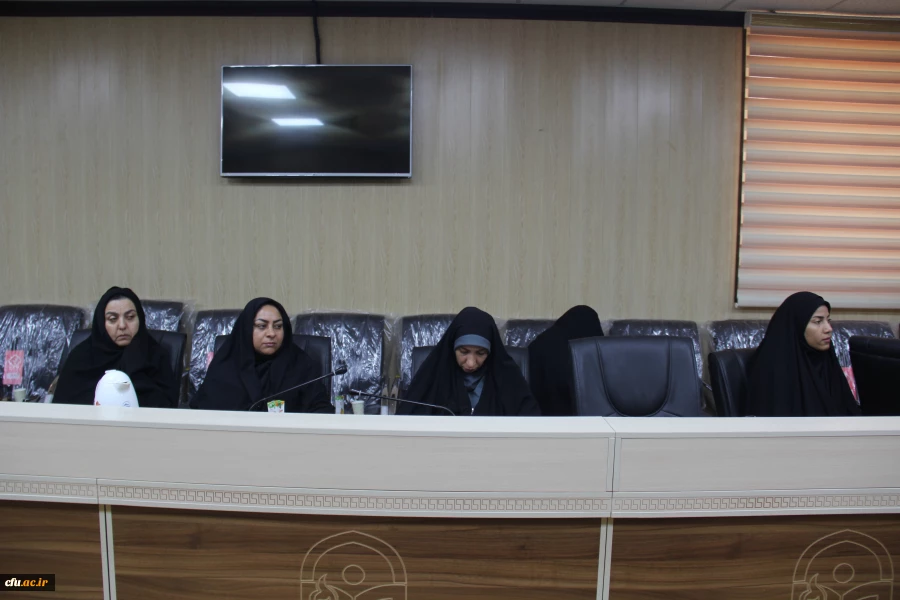 
نهاد نمایندگی مقام معظم رهبری در دانشگاه های استان هرمزگان با همکاری سازمان بسیج اساتید استان هرمزگان پیش اجلاس مهدویت و انقلاب اسلامی با موضوع "نقش خانواده درظهوروایجاد تمدن اسلامی با رویکرد ظرفیت های انقلاب اسلامی"
 13