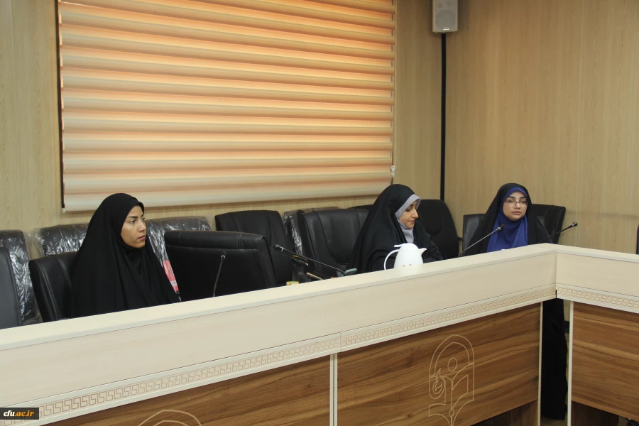 
نهاد نمایندگی مقام معظم رهبری در دانشگاه های استان هرمزگان با همکاری سازمان بسیج اساتید استان هرمزگان پیش اجلاس مهدویت و انقلاب اسلامی با موضوع "نقش خانواده درظهوروایجاد تمدن اسلامی با رویکرد ظرفیت های انقلاب اسلامی"
 14