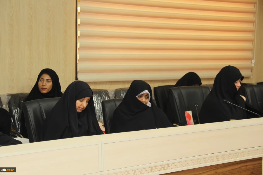 
نهاد نمایندگی مقام معظم رهبری در دانشگاه های استان هرمزگان با همکاری سازمان بسیج اساتید استان هرمزگان پیش اجلاس مهدویت و انقلاب اسلامی با موضوع "نقش خانواده درظهوروایجاد تمدن اسلامی با رویکرد ظرفیت های انقلاب اسلامی"
 19