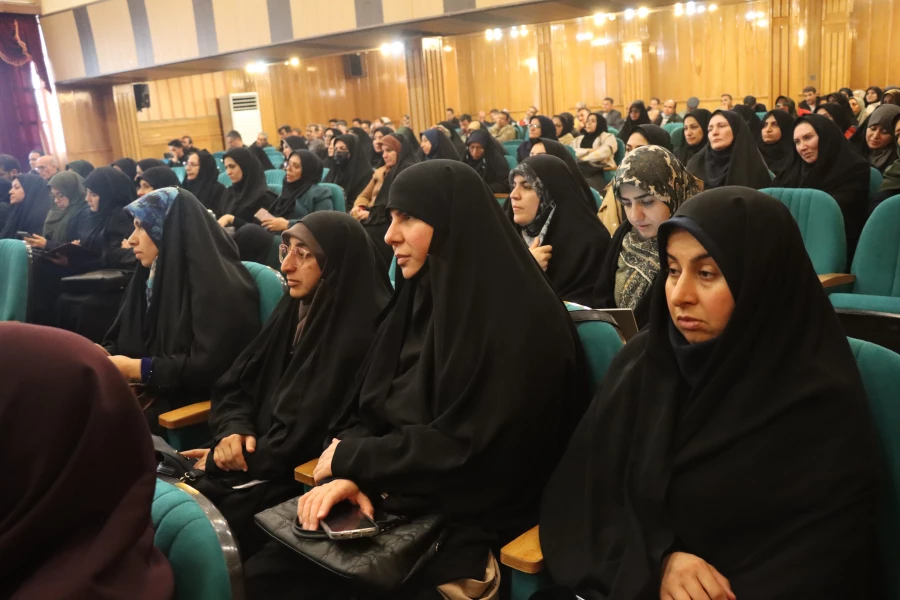 کارگاه تخصصی «خودسازی، جامعه پردازی و تمدن سازی» با هدف تبیین جایگاه دانشگاه فرهنگیان در تربیت نسل آینده، به همت دانشگاه فرهنگیان فارس و با سخنرانی دکتر سعید عزیزی در شیراز برگزار شد.

 8