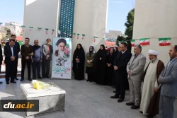 مراسم گرامیداشت ایام الله فجر، همراه با غبارروبی و عطرافشانی مزار شهید خوشنام استان قزوین برگزار شد. 6