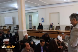 مراسم گرامیداشت ایام الله فجر، همراه با غبارروبی و عطرافشانی مزار شهید خوشنام استان قزوین برگزار شد. 8