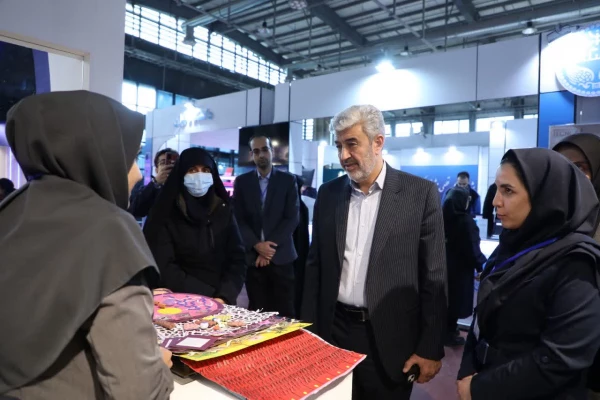 زيارة رجبعلي برزوي لجناح جامعة فرهنجيان في معرض البحث العلمي والتكنولوجيا والسوق الفني 4