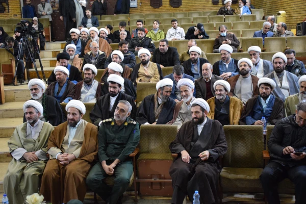 برگزاری اولین اجلاس علمی مهدویت و انقلاب اسلامی در استان کرمانشاه
 3