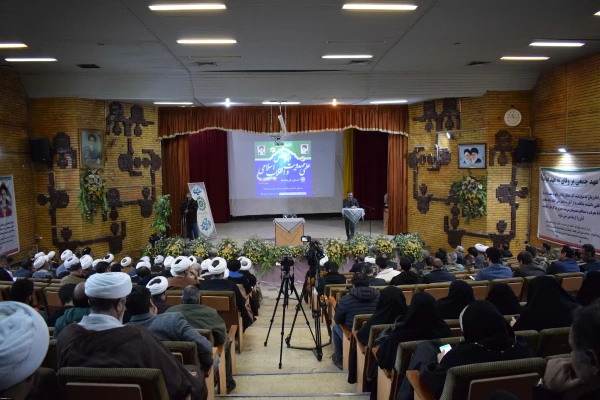 برگزاری اولین اجلاس علمی مهدویت و انقلاب اسلامی در استان کرمانشاه
 6