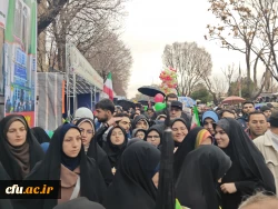 اساتید ، کارکنان و دانشجو معلمان دانشگاه فرهنگیان استان آذربایجان شرقی  با فریاد «خامنه ای جان ایران است» ۲۲ بهمن را به صحنه انفجار ایمان بدل کردند 7
