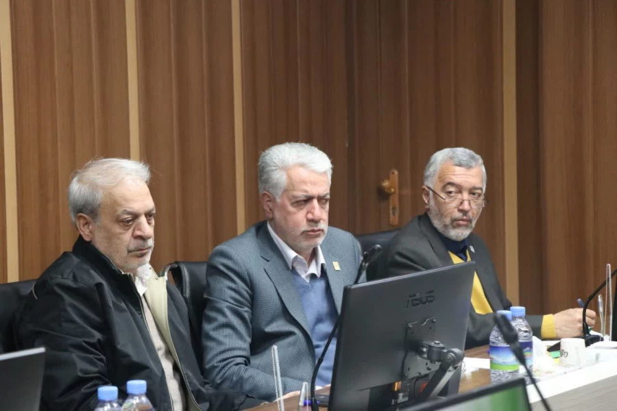 در نشست مشترک رئیس دانشگاه فرهنگیان خراسان رضوی با معاون وزیر آموزش و پرورش و برخی از اعضای مجمع نمایندگان مجلس استان بر توسعه زیرساخت های این دانشگاه تاکید شد
 2