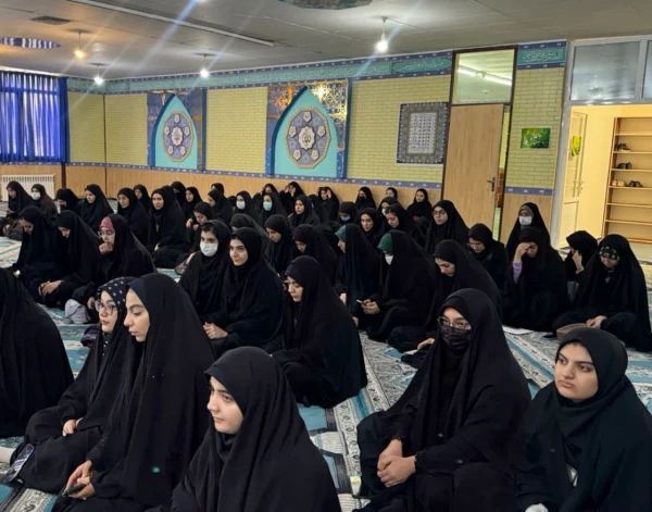 آیین بدرقه کاروان دانشجو معلمان دانشگاه فرهنگیان آذربایجان شرقی به اردوی راهیان نور ۱۴۰۴ 
 2