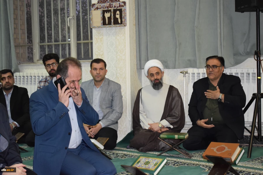 برگزاری مراسم ضیافت افطار اعضای هیات رئیسه دانشگاه با دانشجویان 
 6