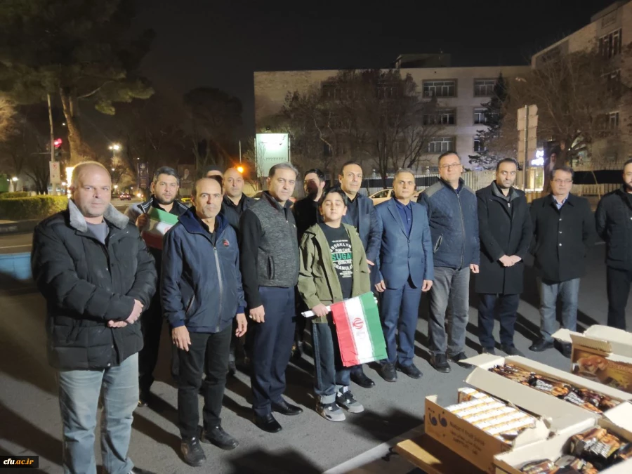 پوشش خبری صدا و سیما از ایجاد موکب و ایستگاه صلواتی دانشگاه فرهنگیان آذربایجان شرقی در میدان ساعت تبریز 12