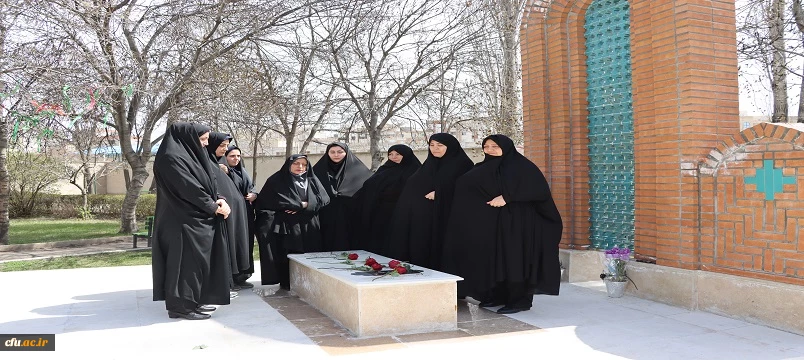 غبارروبی و عطرافشانی مزار شهید گمنام دانشگاه فرهنگیان استان 6