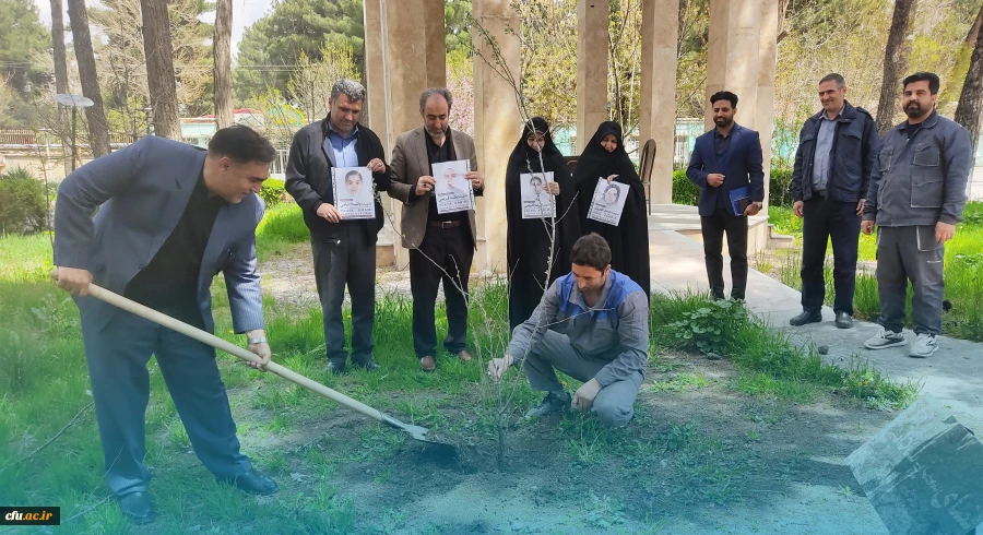 کاشت نهال توسط ریاست و اعضای هیات رئیسه دانشگاه فرهنگیان استان کرمانشاه به یاد شهدای دانش آموز استان در جنگ رمضان 2