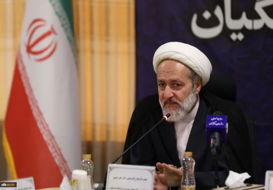 تأکید بر هویت محوری، نقش استادان و مبانی توحیدی در تربیت مقاومتی دانشجومعلمان 2