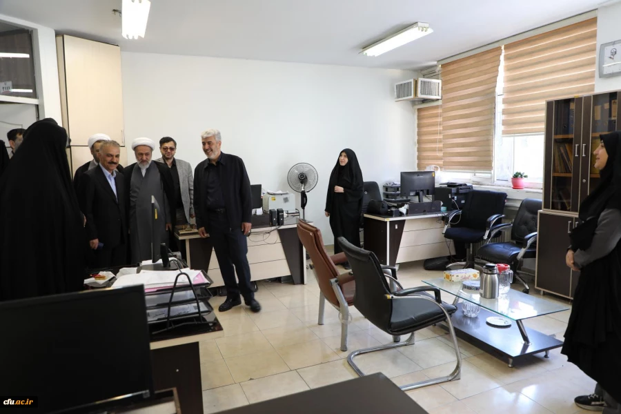 دیدار صمیمانه رئیس دانشگاه فرهنگیان با همکاران سازمان مرکزی در سال جدید 4