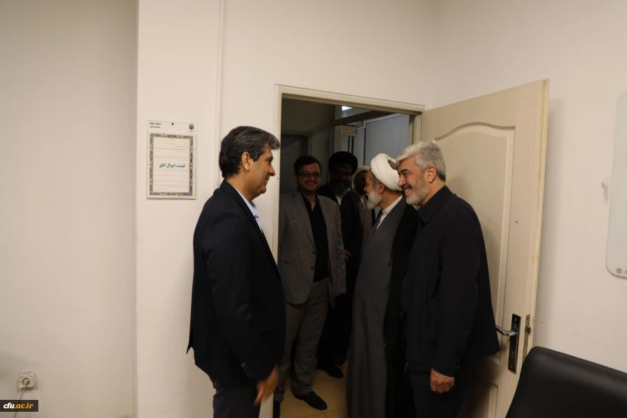 دیدار صمیمانه رئیس دانشگاه فرهنگیان با همکاران سازمان مرکزی در سال جدید 10