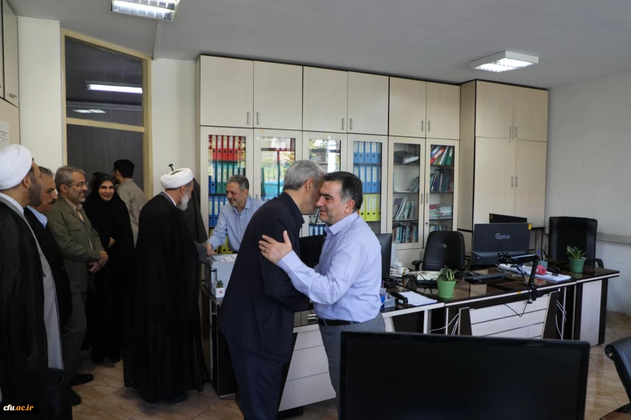 دیدار صمیمانه رئیس دانشگاه فرهنگیان با همکاران سازمان مرکزی در سال جدید 19
