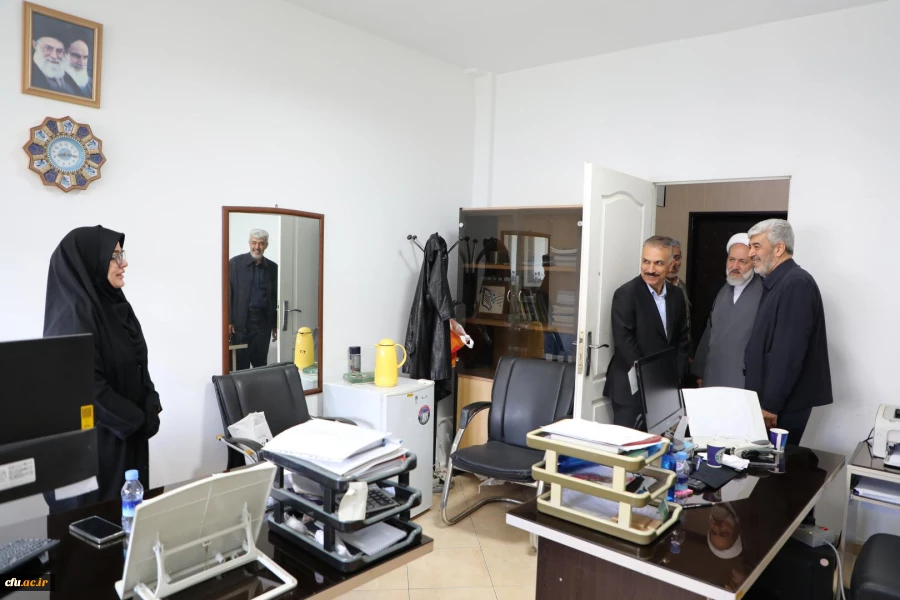 دیدار صمیمانه رئیس دانشگاه فرهنگیان با همکاران سازمان مرکزی در سال جدید 24