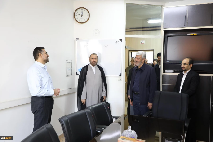 دیدار صمیمانه رئیس دانشگاه فرهنگیان با همکاران سازمان مرکزی در سال جدید 29