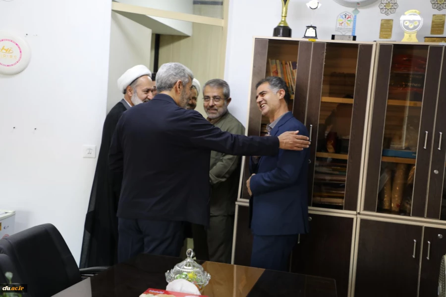 دیدار صمیمانه رئیس دانشگاه فرهنگیان با همکاران سازمان مرکزی در سال جدید 33