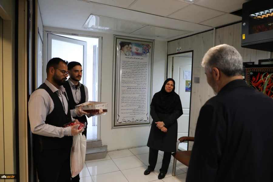 دیدار صمیمانه رئیس دانشگاه فرهنگیان با همکاران سازمان مرکزی در سال جدید 42
