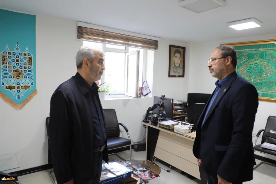 دیدار صمیمانه رئیس دانشگاه فرهنگیان با همکاران سازمان مرکزی در سال جدید 43