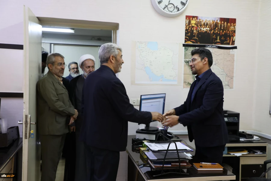 دیدار صمیمانه رئیس دانشگاه فرهنگیان با همکاران سازمان مرکزی در سال جدید 45