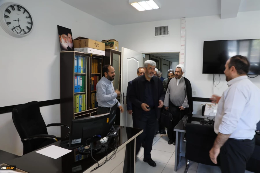 دیدار صمیمانه رئیس دانشگاه فرهنگیان با همکاران سازمان مرکزی در سال جدید 37