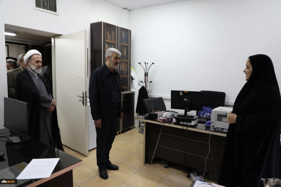 دیدار صمیمانه رئیس دانشگاه فرهنگیان با همکاران سازمان مرکزی در سال جدید 50