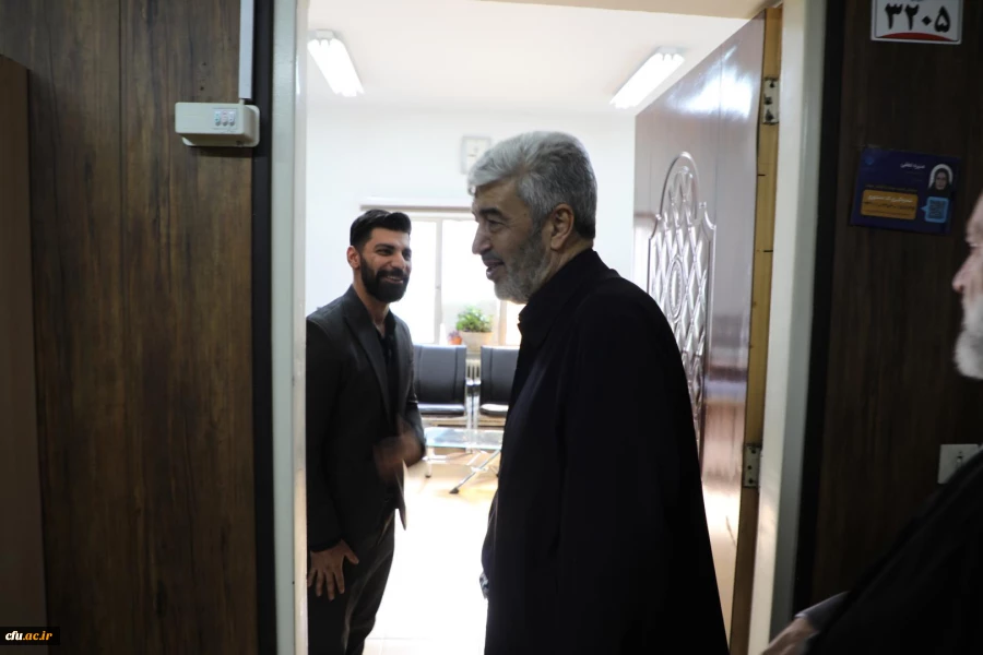 دیدار صمیمانه رئیس دانشگاه فرهنگیان با همکاران سازمان مرکزی در سال جدید 52