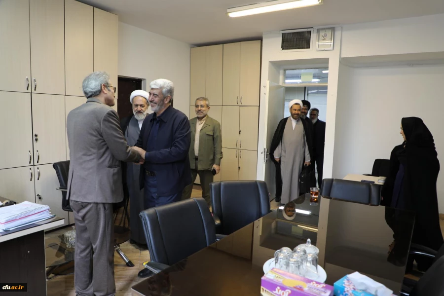 دیدار صمیمانه رئیس دانشگاه فرهنگیان با همکاران سازمان مرکزی در سال جدید 56