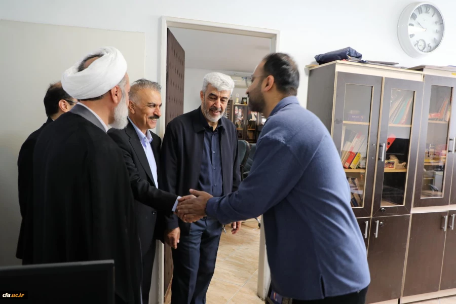 دیدار صمیمانه رئیس دانشگاه فرهنگیان با همکاران سازمان مرکزی در سال جدید 59