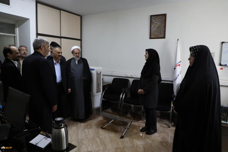 دیدار صمیمانه رئیس دانشگاه فرهنگیان با همکاران سازمان مرکزی در سال جدید 60