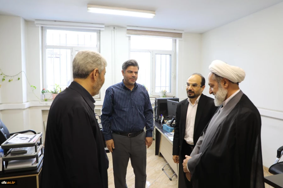 دیدار صمیمانه رئیس دانشگاه فرهنگیان با همکاران سازمان مرکزی در سال جدید 62