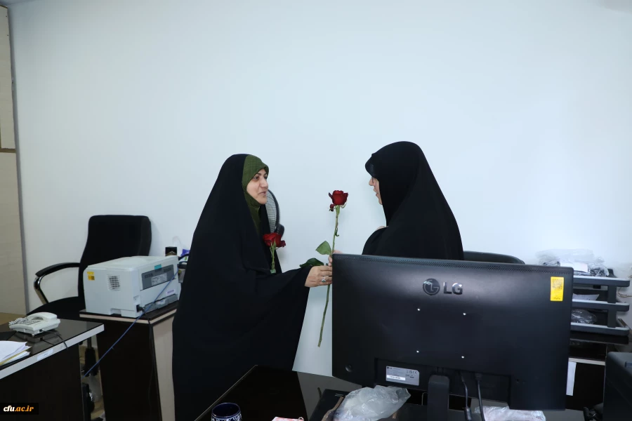 
دیدارآرزو عادلی فر سرپرست معاونت برنامه ریزی و توسعه منابع و حوریه رزاقیان مشاور امور بانوان دانشگاه فرهنگیان با بانوان سازمان مرکزی به مناسبت ولادت حضرت معصومه(س) 8