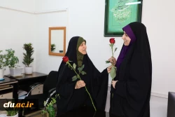 
دیدارآرزو عادلی فر سرپرست معاونت برنامه ریزی و توسعه منابع و حوریه رزاقیان مشاور امور بانوان دانشگاه فرهنگیان با بانوان سازمان مرکزی به مناسبت ولادت حضرت معصومه(س) 10