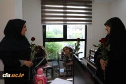 
دیدارآرزو عادلی فر سرپرست معاونت برنامه ریزی و توسعه منابع و حوریه رزاقیان مشاور امور بانوان دانشگاه فرهنگیان با بانوان سازمان مرکزی به مناسبت ولادت حضرت معصومه(س) 8