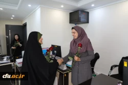 
دیدارآرزو عادلی فر سرپرست معاونت برنامه ریزی و توسعه منابع و حوریه رزاقیان مشاور امور بانوان دانشگاه فرهنگیان با بانوان سازمان مرکزی به مناسبت ولادت حضرت معصومه(س) 10