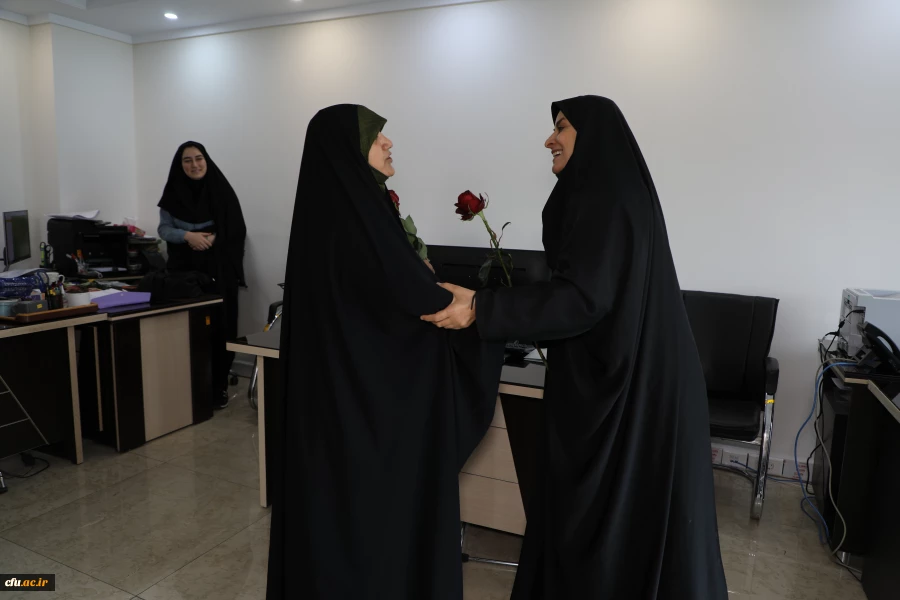 
دیدارآرزو عادلی فر سرپرست معاونت برنامه ریزی و توسعه منابع و حوریه رزاقیان مشاور امور بانوان دانشگاه فرهنگیان با بانوان سازمان مرکزی به مناسبت ولادت حضرت معصومه(س) 2