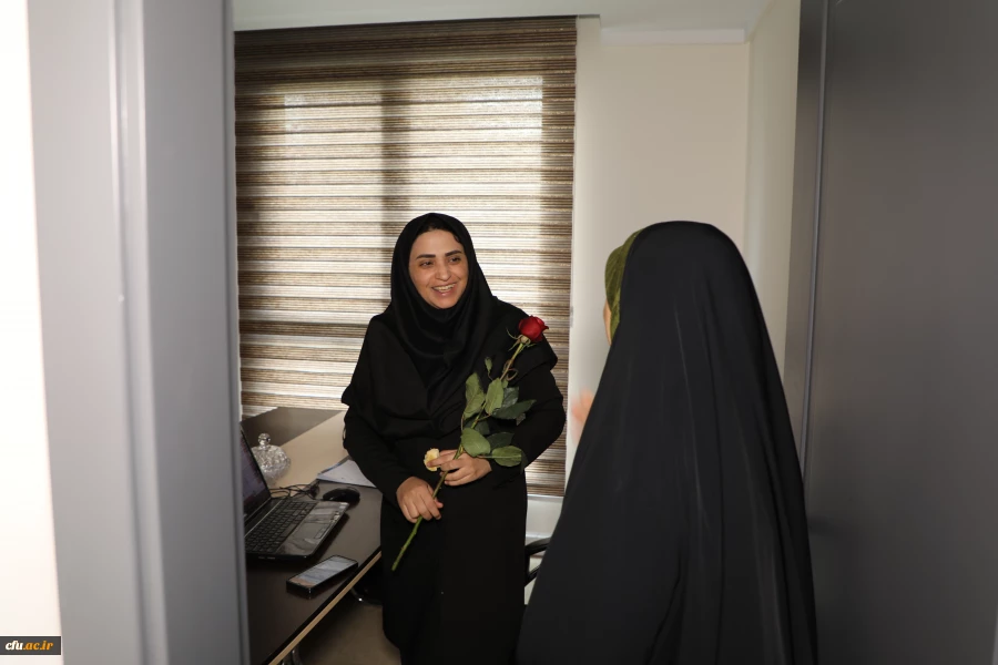 
دیدارآرزو عادلی فر سرپرست معاونت برنامه ریزی و توسعه منابع و حوریه رزاقیان مشاور امور بانوان دانشگاه فرهنگیان با بانوان سازمان مرکزی به مناسبت ولادت حضرت معصومه(س) 4