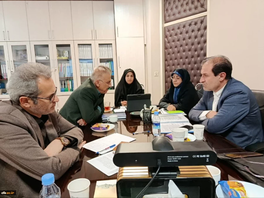 برگزاری نشست برخط با اعضای هیأت علمی بازنشسته

 2