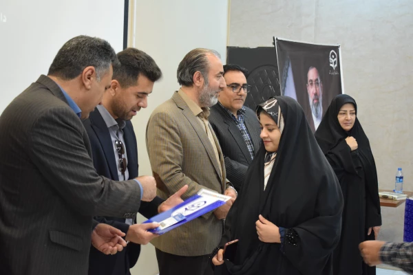 برگزاری مراسم گرامیداشت هفته معلم و استاد در دانشگاه فرهنگیان کرمانشاه
 16