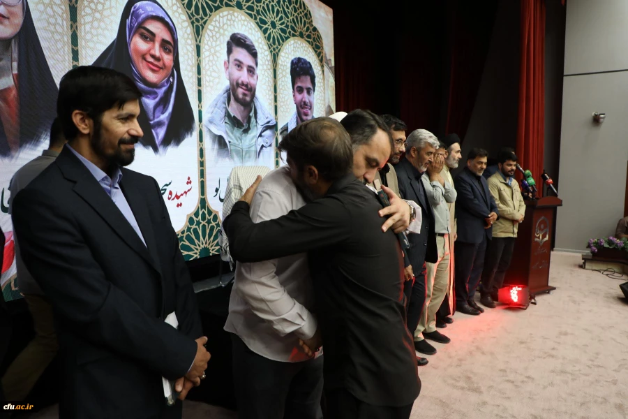 آیین گرامیداشت سالروز حضور ارزشمند رهبر شهید انقلاب در دانشگاه فرهنگیان 44