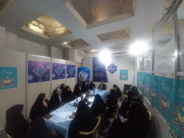 فعالیت غرفه دانشگاه فرهنگیان در سی و سومین نمایشگاه بین المللی قرآن کریم 6