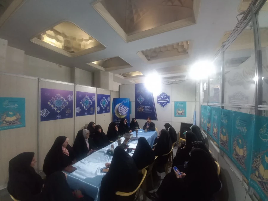 فعالیت غرفه دانشگاه فرهنگیان در سی و سومین نمایشگاه بین المللی قرآن کریم 6