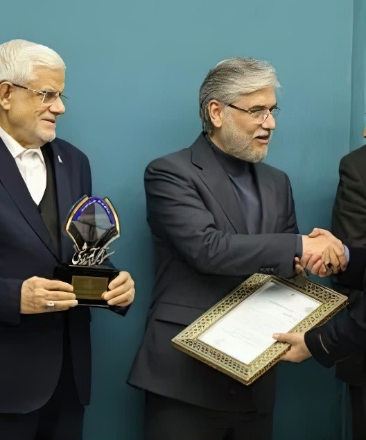 کسب عنوان ارزشمند «استاد سرآمد آموزشی کشوری» توسط جناب آقای دکتر قدرت عبادی مناس 
