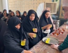 آغاز فعالیت خادمان افتخاری دانشگاه فرهنگیان آذربایجان‌غربی در چایخانه‌های حرم رضوی