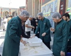 آغاز فعالیت خادمان افتخاری دانشگاه فرهنگیان آذربایجان‌غربی در چایخانه‌های حرم رضوی
