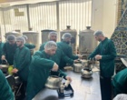 آغاز فعالیت خادمان افتخاری دانشگاه فرهنگیان آذربایجان‌غربی در چایخانه‌های حرم رضوی