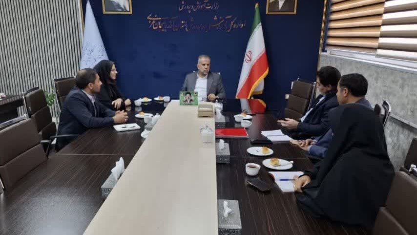 بررسی راهکارهای تسهیل جذب دانشجو‌معلمان در آذربایجان‌غربی