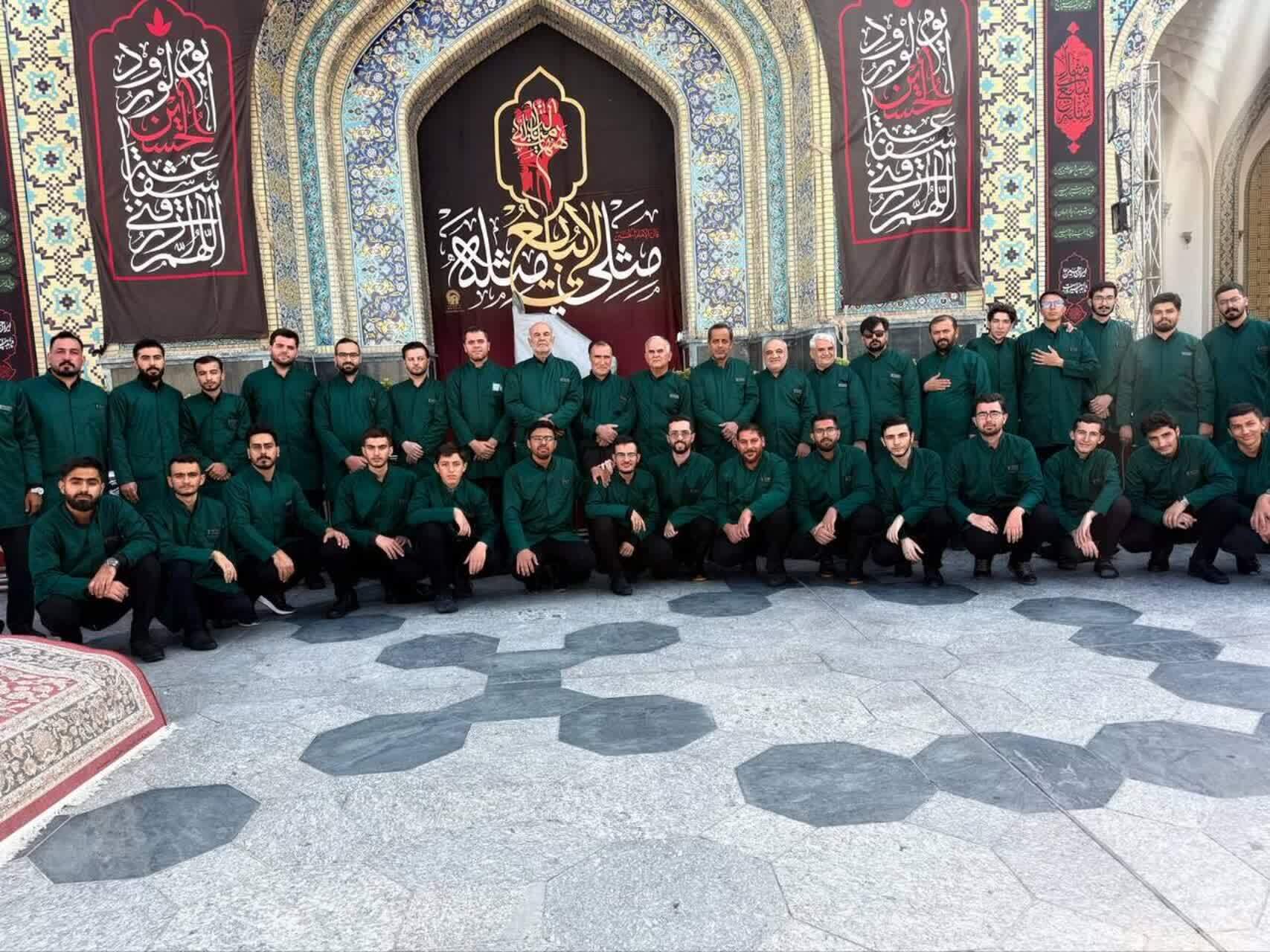 آغاز فعالیت خادمان افتخاری دانشگاه فرهنگیان آذربایجان‌غربی در چایخانه‌های حرم رضوی